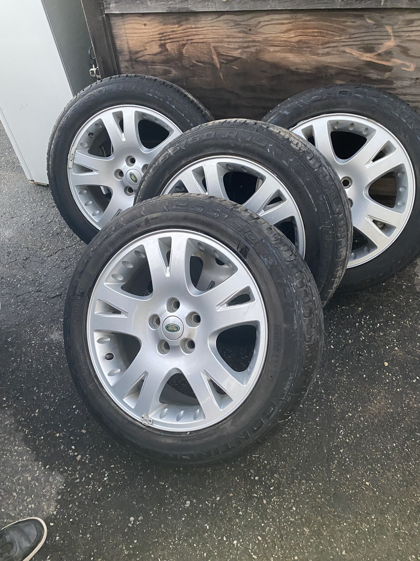 Land-Rover Tire And Rims