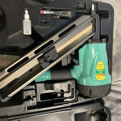 Grizzly Industrial   4’’ Clipped Head Framing Gum &Roofing Gun