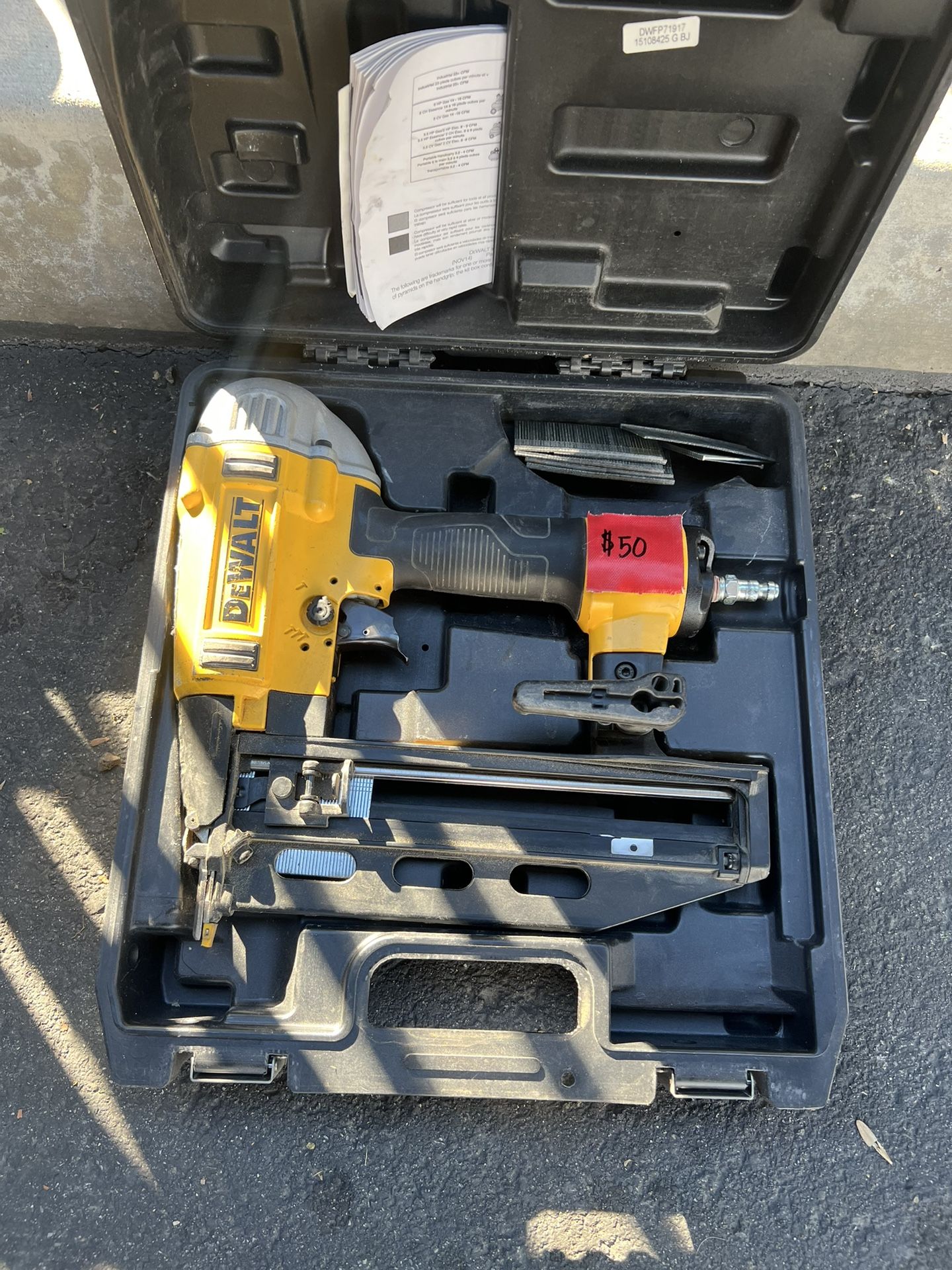 DEWALT Finish Nail Gun