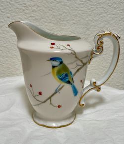 Antique Noritake Hand-Painted Bird Porcelain Creamer Pitcher – Green M in Wreath (1921–1940)
