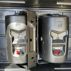 Niles Indoor Outdoor Speakers (2)