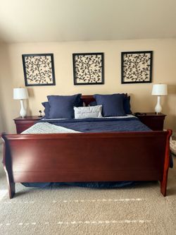 King size bed and nightstands