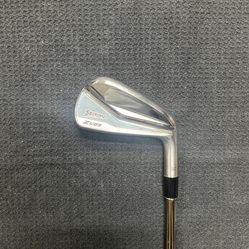 Srixon ZU85 Utility 4 iron