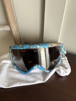 Snow goggles