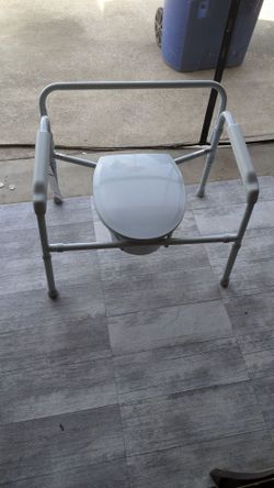 3- in - 1 Bedside Commode