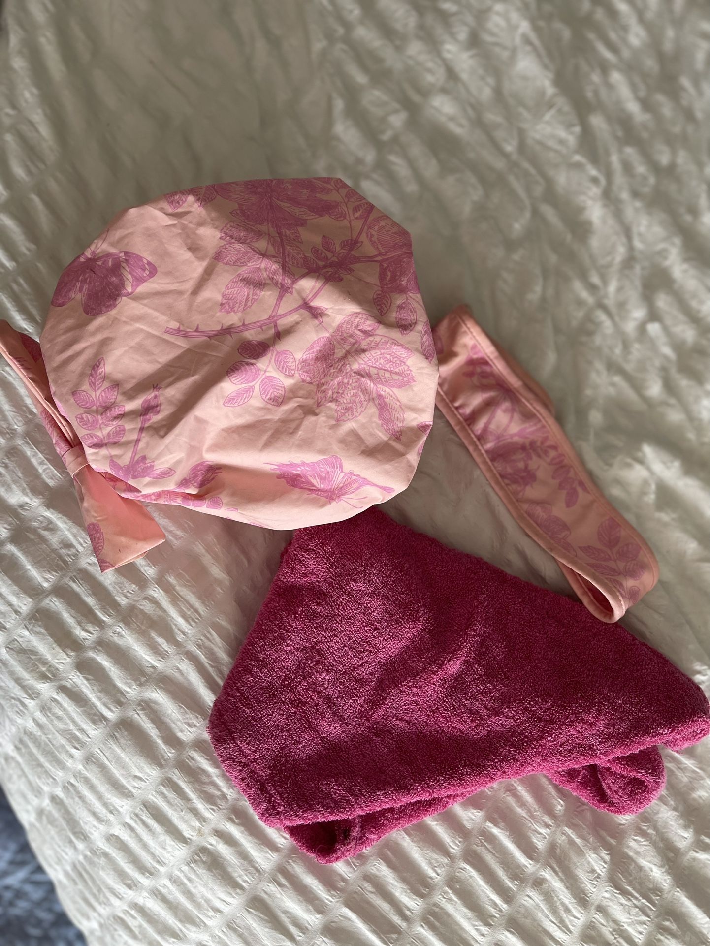 Shower Cap, w/ matching facial headband w/ velcro & Pink Turbie Twist all 3 $15, each $5-$10 19082