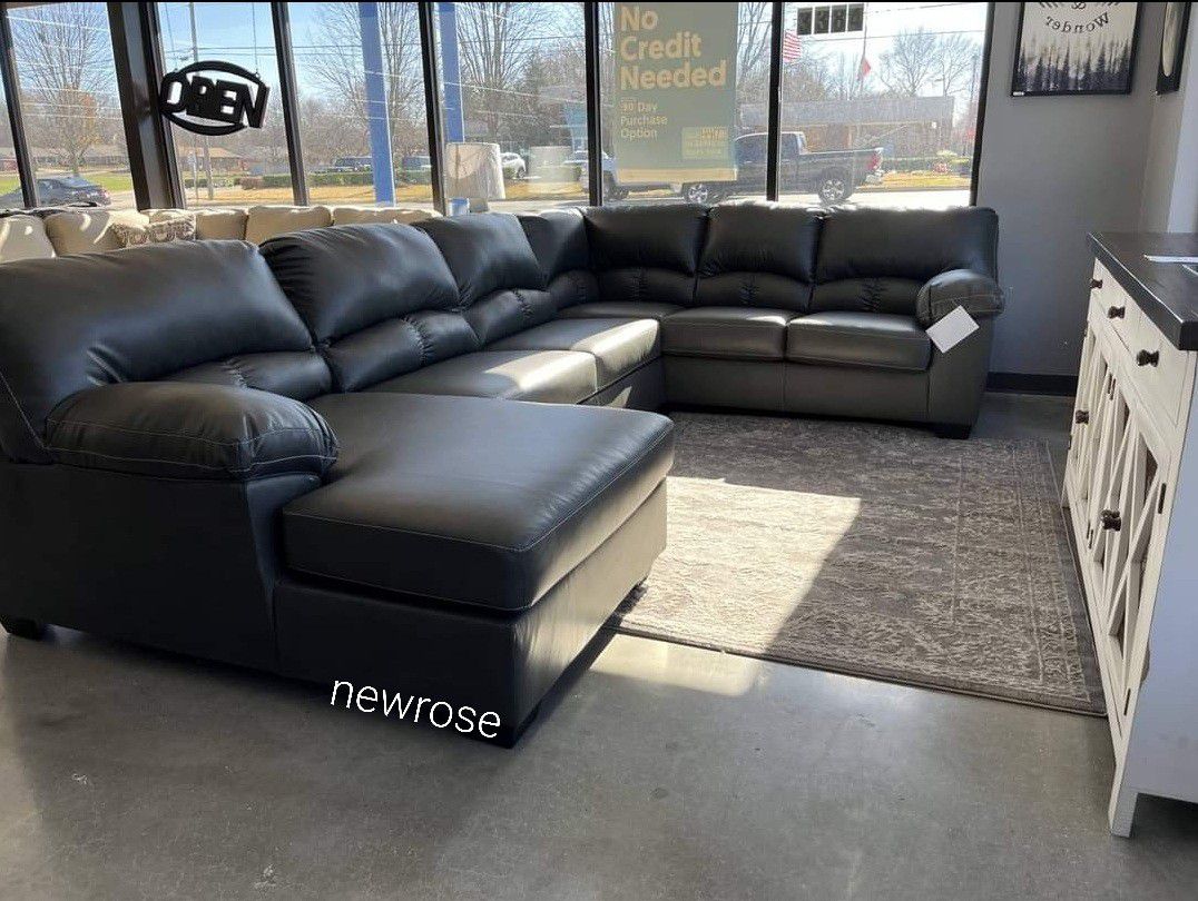 $40 Down Payment🛍 Finance🛍 
Aberton Gray LAF Sectional
