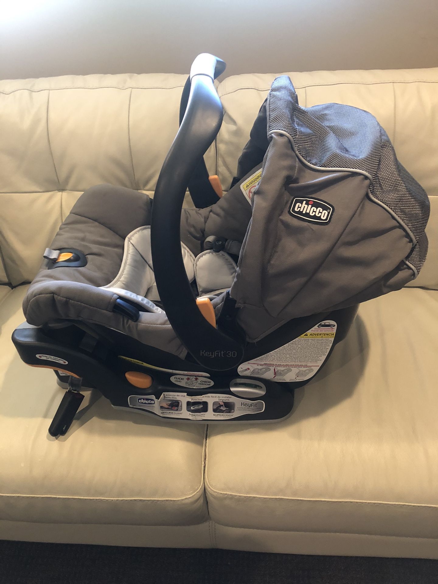 Chicco infant car seat with base