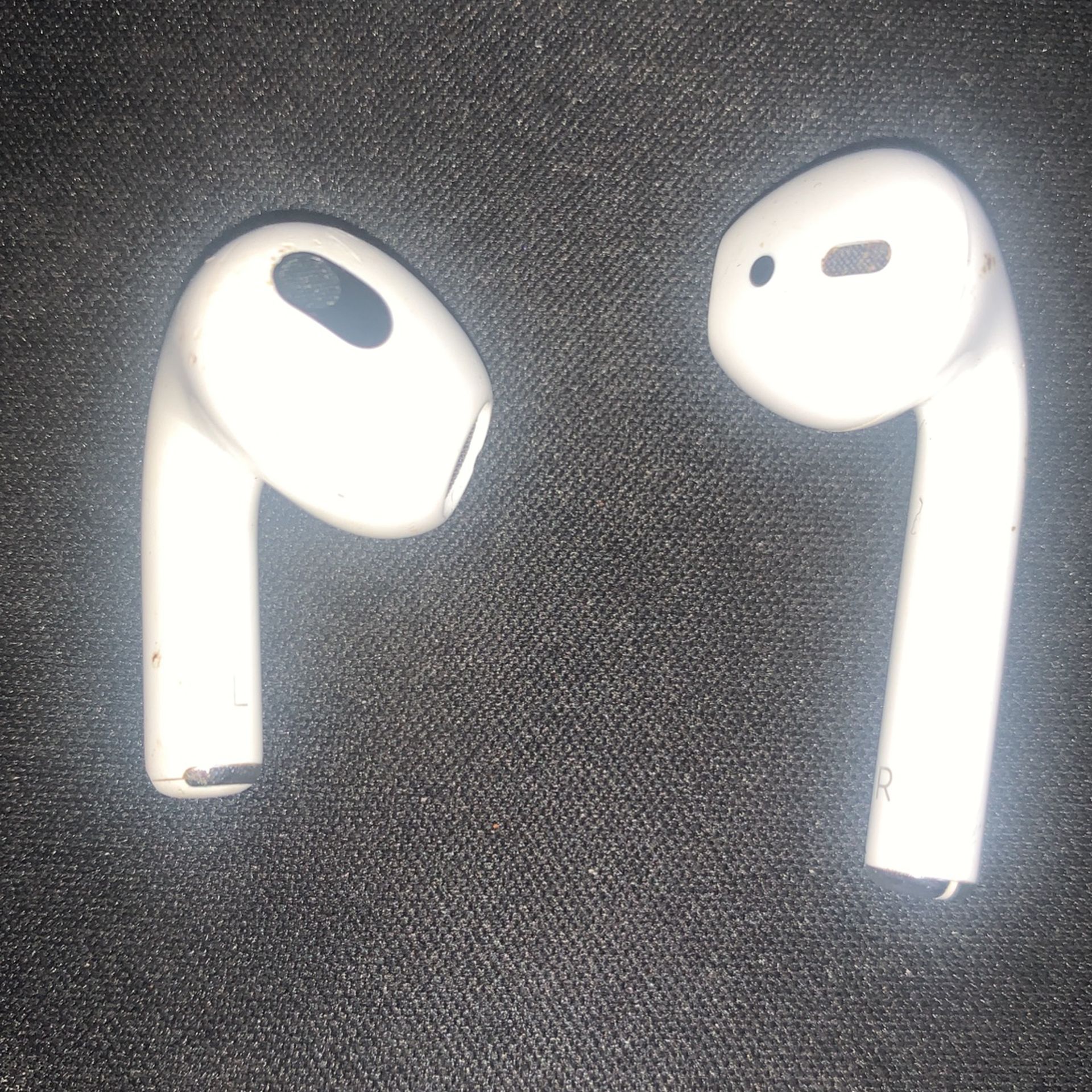 1 Left AirPods Gen 3 And 1 Right AirPod Gen 1