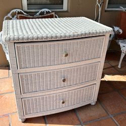 Beautiful Furniture white Wicker Dresser Good Conditions