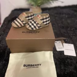 burberry baby boots 3.5 eur 19