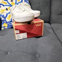 White Plate form Vans Sneakers
