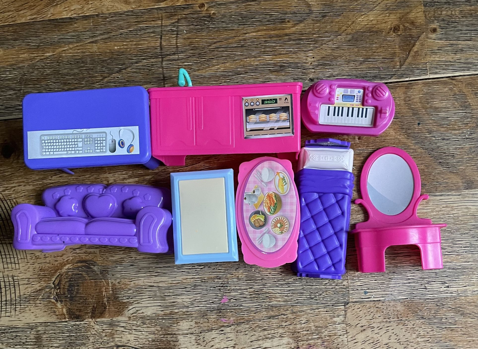 Mini dollhouse furniture lot