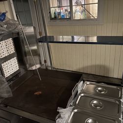 Plancha  de 24” con trompo, mesita y 3 contenedores