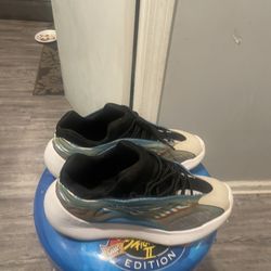 Adidas 700 V3 Arzareth