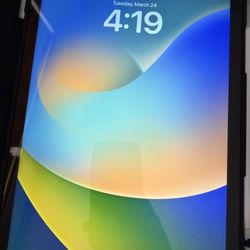 Apple iPad Air 64gb M1 w/ 2nd Gen Apple Pencil
