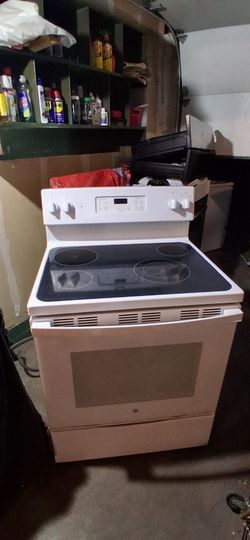 GE White Glass Top Range (Stove/Oven) - Can Deliver