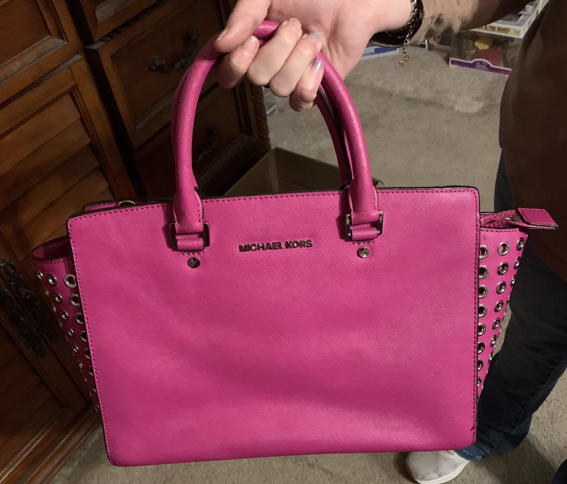 Michael kors selma grommet satchel Color- fuscia Size - Medium Crossbody 