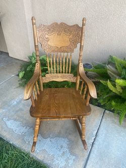 Selling a vintage rocking chair in good condition, solid wood