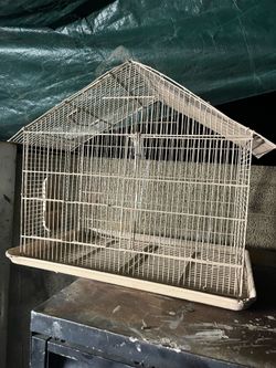 DESERT SAND BIRD CAGE LIKE NEW ASKING $25
