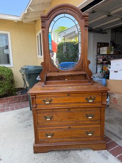 Dresser