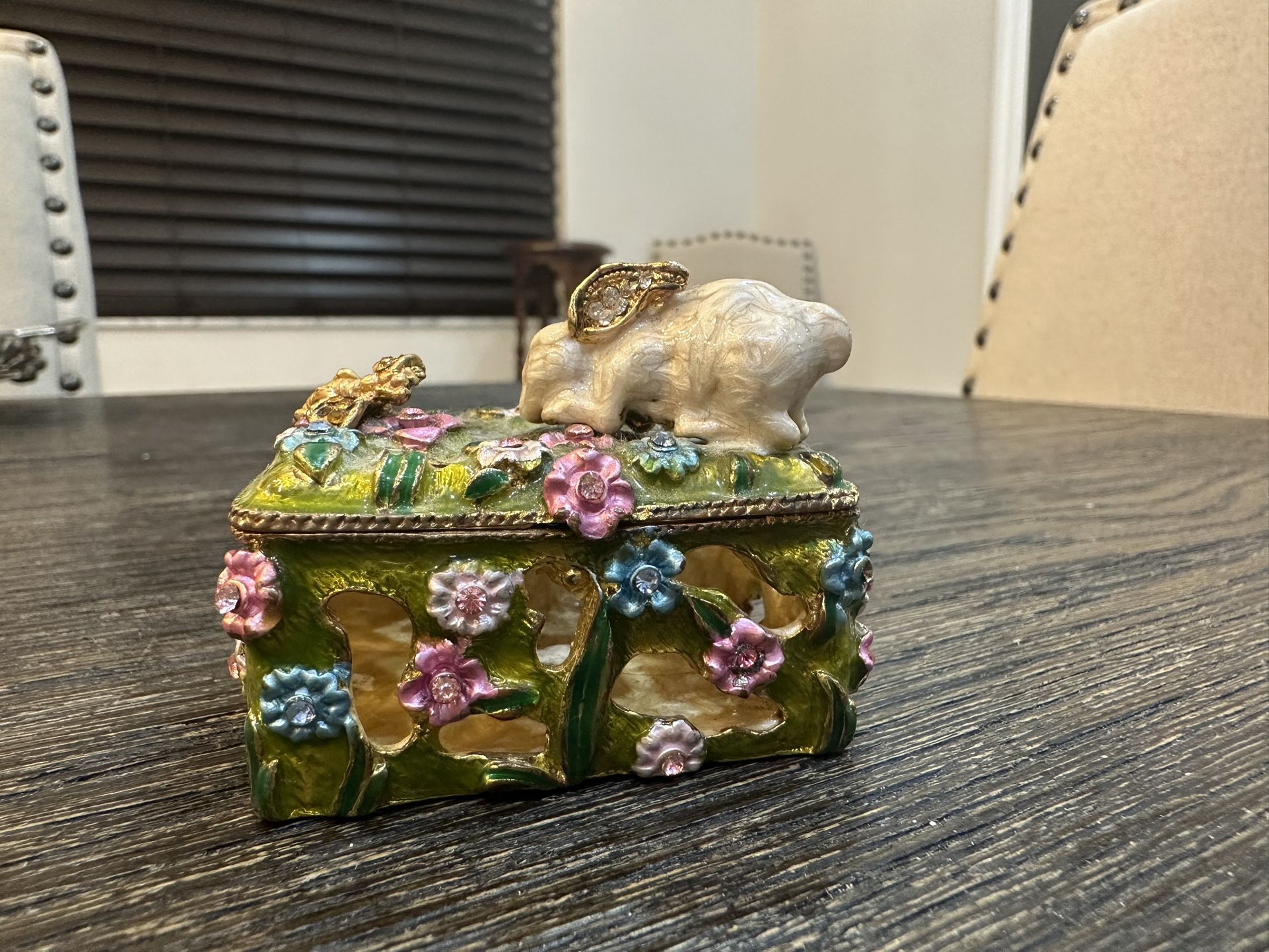 vintage Rucinni bunny rabbit jeweled metal trinket box with Swarovski crystals