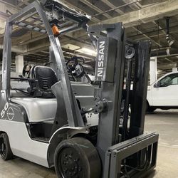 LIKE NEW Nissan Forklift For Sale 
