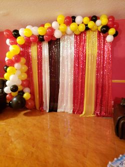 Backdrop n balloons Garland