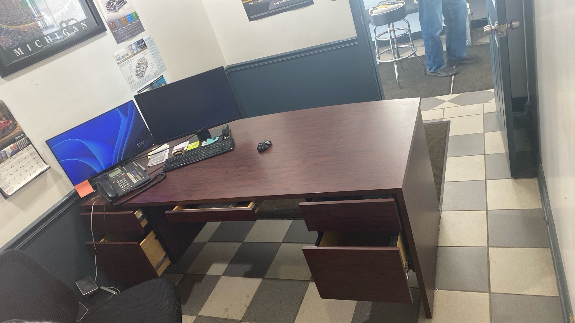 Solid Wood Brown large Office Desk Furniture