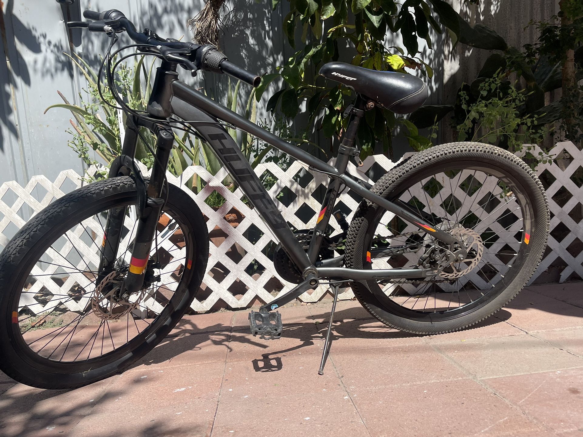 Huffy 24" Scout Boys' Hardtail 21-Speed Mountain Bike with Disc Brakes