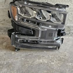 Chevy Silverado 1500 Series Headlight 