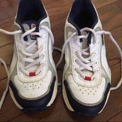 Childs’ Leather Reebok Shoes In Size 2 1/2