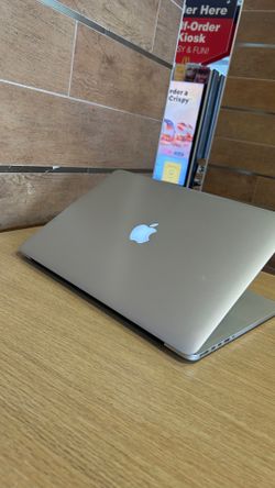 Apple MacBook Pro 13” i5/8GB/256GB SSD $140