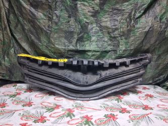 2012-14 Toyota Yaris Grill (Auto Parts)