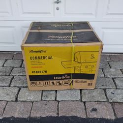 Charbroil Amplifire Professional Grill. New In Box