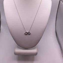 18kt Wg Infinity Necklace