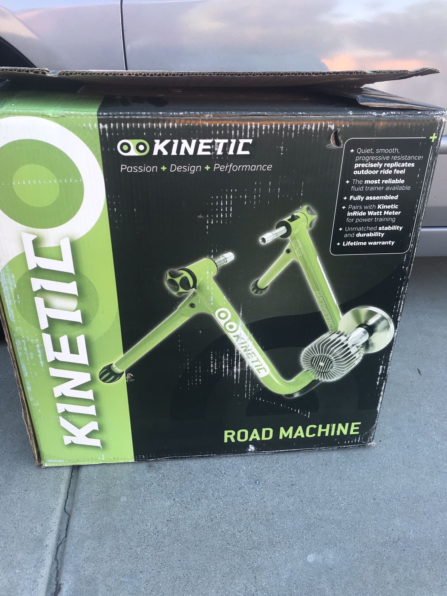 Kinetic Road Machine T-2200 Static Fluid Bike Trainer With Mat And Wheel Riser Ring