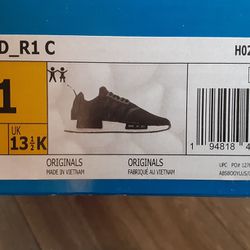 Adidas Kids Size & Size 1 Boys Sneakers In Box for Sale in OK - OfferUp