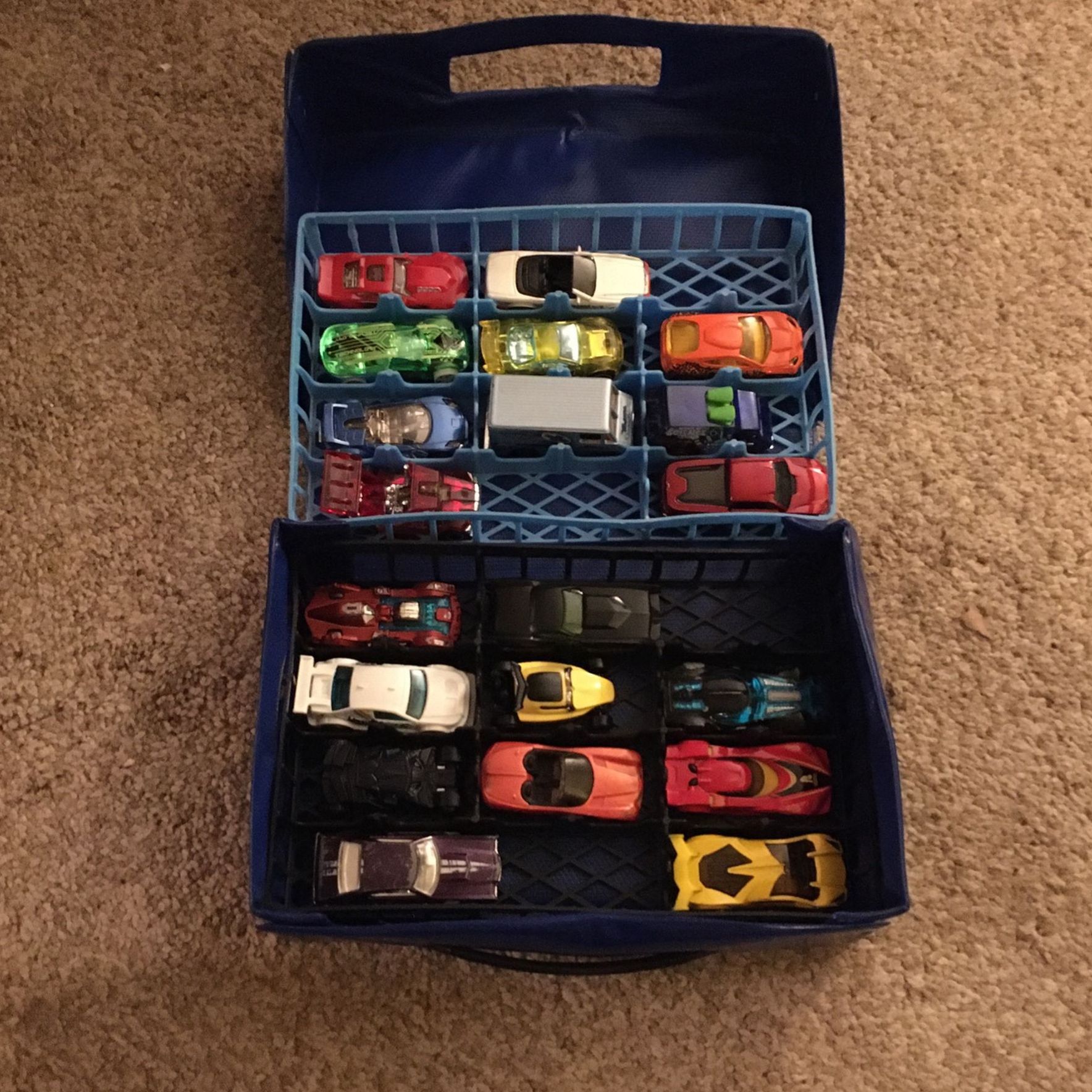 Hot wheels case with cars for Sale in Modesto, CA - OfferUp