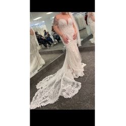 David’s Bridal Vintage Lace Wedding Dress