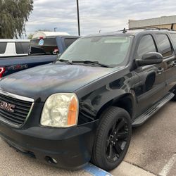 2007 GMC Yukon XL SLT All Black With black Rims