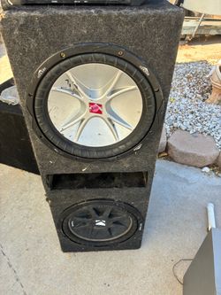 Kicker Dual Subwoofer Speaker Box