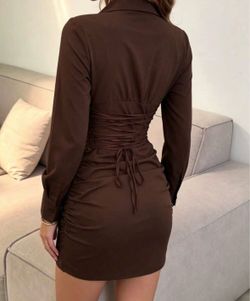 Bonitos vestidos Talla “L” el Rojo 15 dlrs y en cafe 25 dlrs nuevos