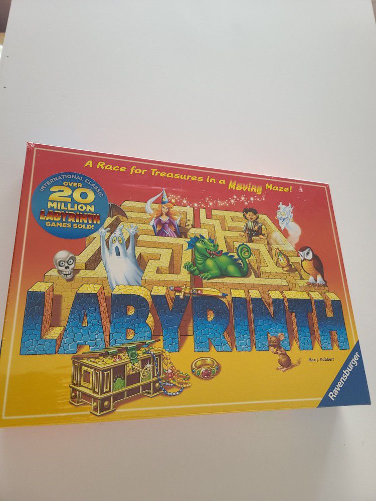 Labyrinth Board Game 