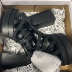 Women’s shoe size 7 1/2 heels