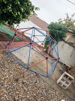 Monkey bars