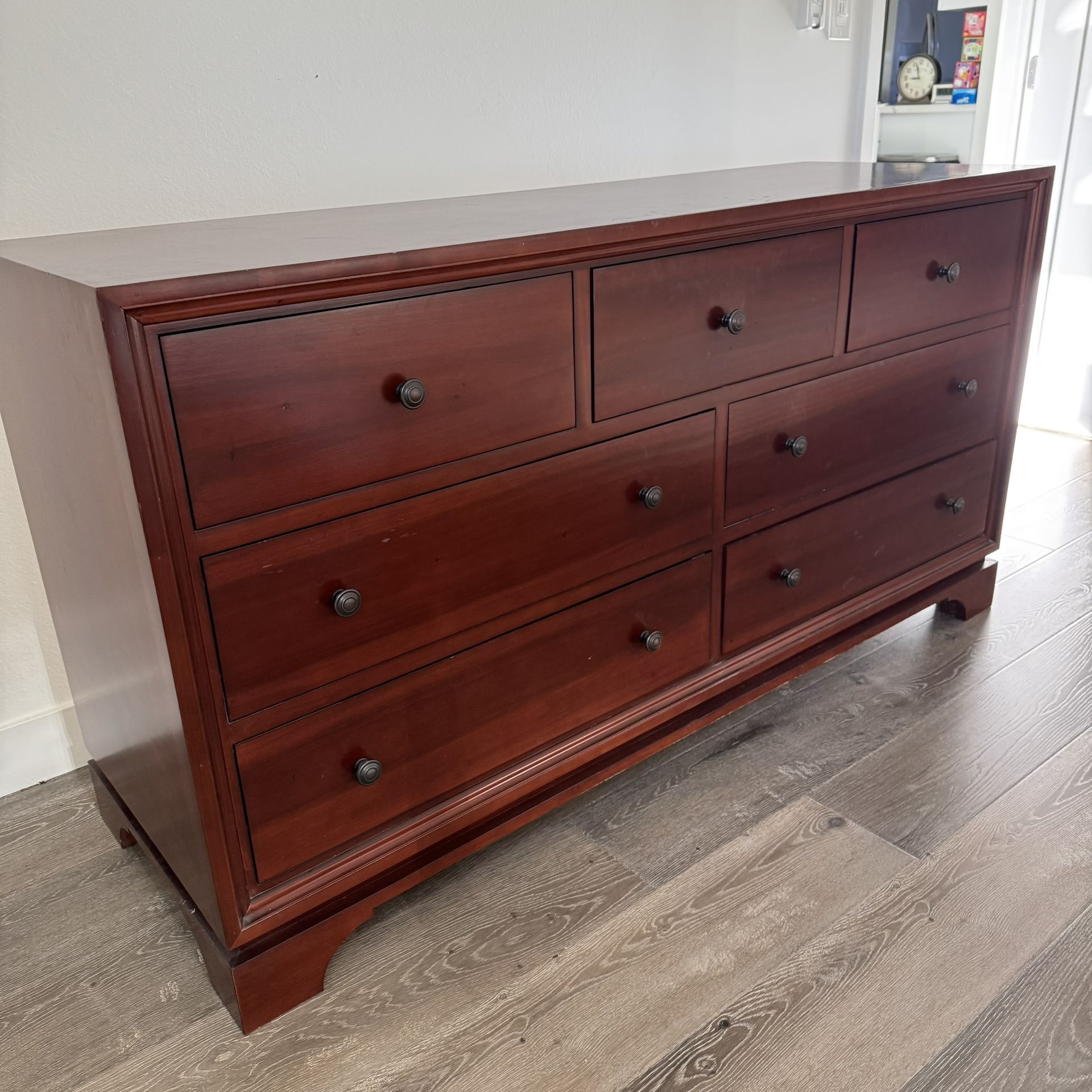 64” Modern 7 Drawer Dresser Good Condition
