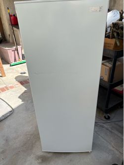 Artic King 7 cubic feet upright freezer. Clean and fresh