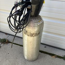 Co2 Tank And Regulator 