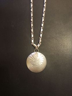 Custom Man in the maze  chain